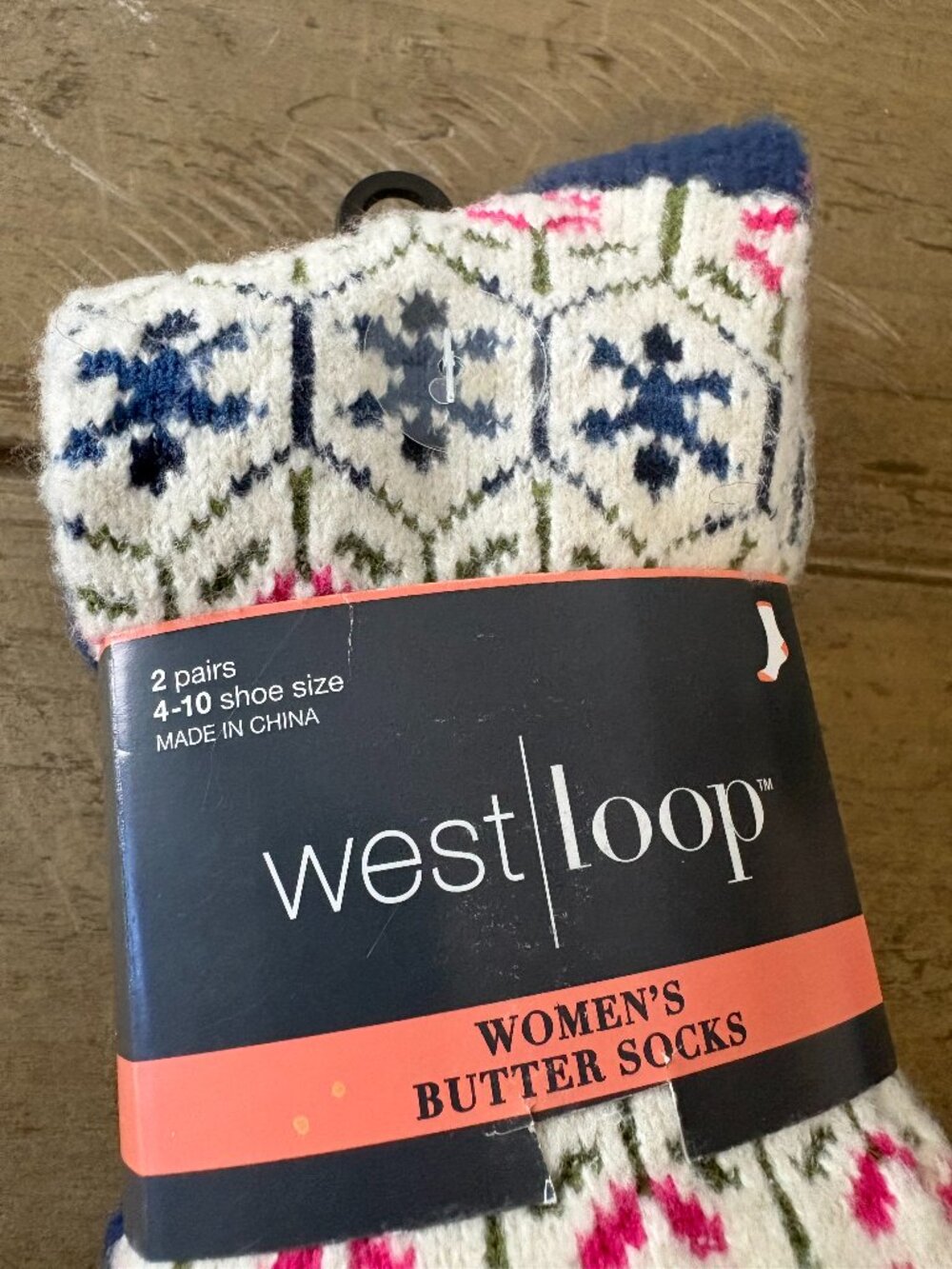 NWT 2 Pairs of Womens West Loop Butter Soft Winter Socks, Shoe Size 4-10.